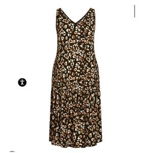 City Chic $109 Refinity Women's leopard Print V-Neck Tiered Dress Safari Sz 16